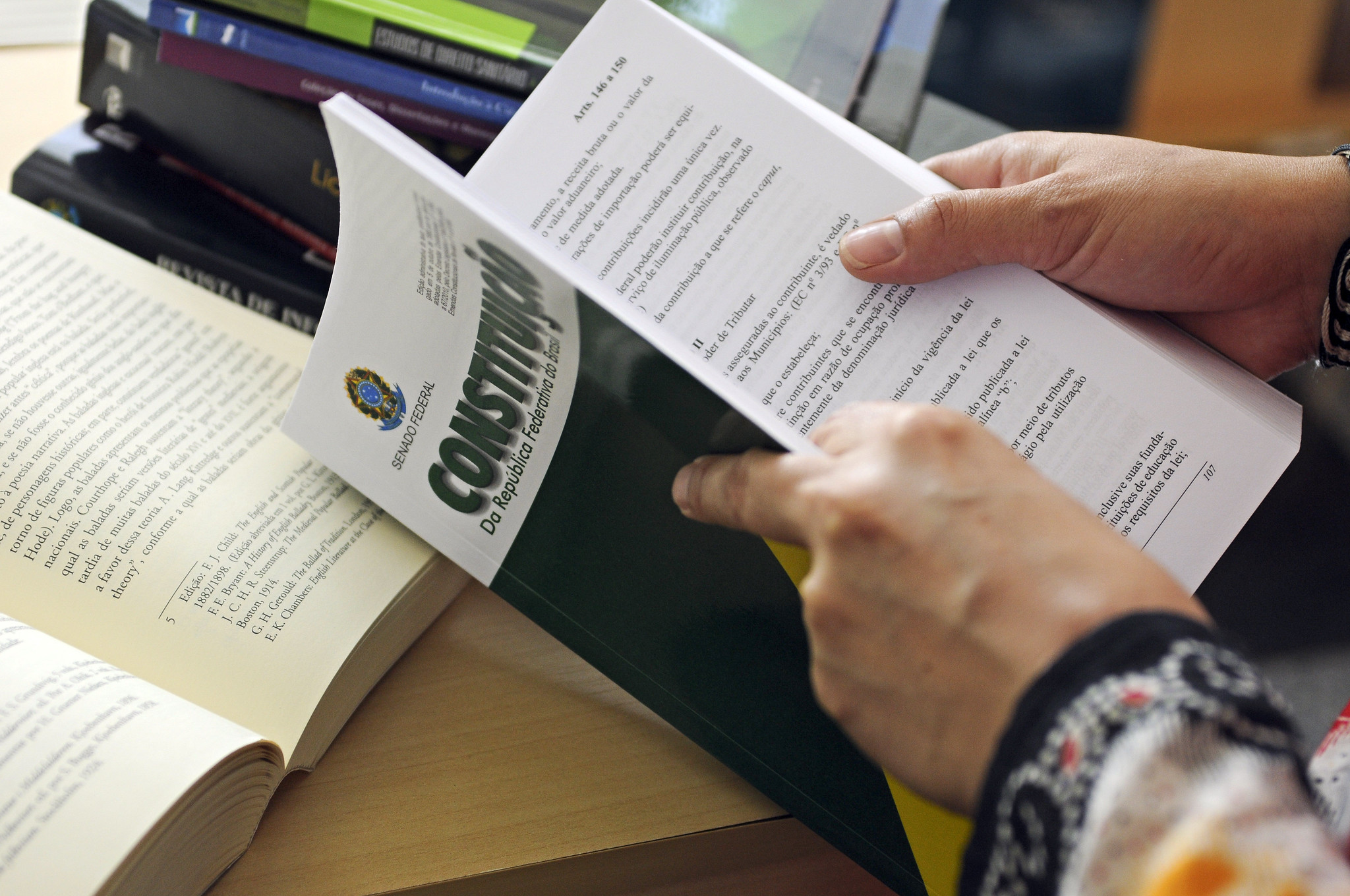 Direito Constitucional e Administrativo