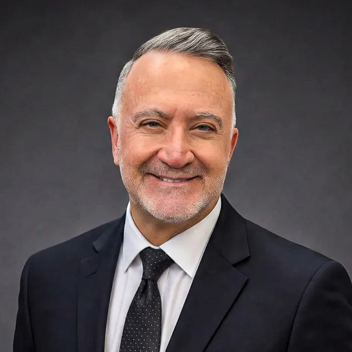 Dr. Julio Benchimol Pinto
