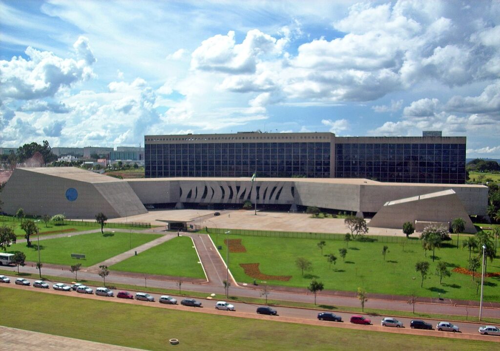 STJ Ratifica Uso da Taxa Selic para Correção de Dívidas Civis: Implicações da Nova Legislação